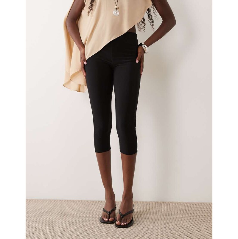Missyempire double sculpted slinky capri trousers in black