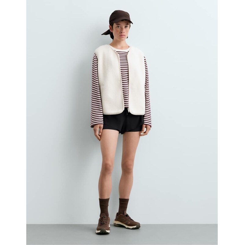 OYSHO Zip-up faux-shearling gilet in ecru-Neutral