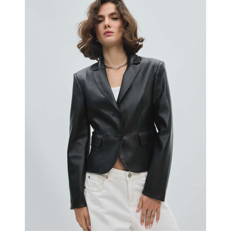Stradivarius Short fitted blazer in black