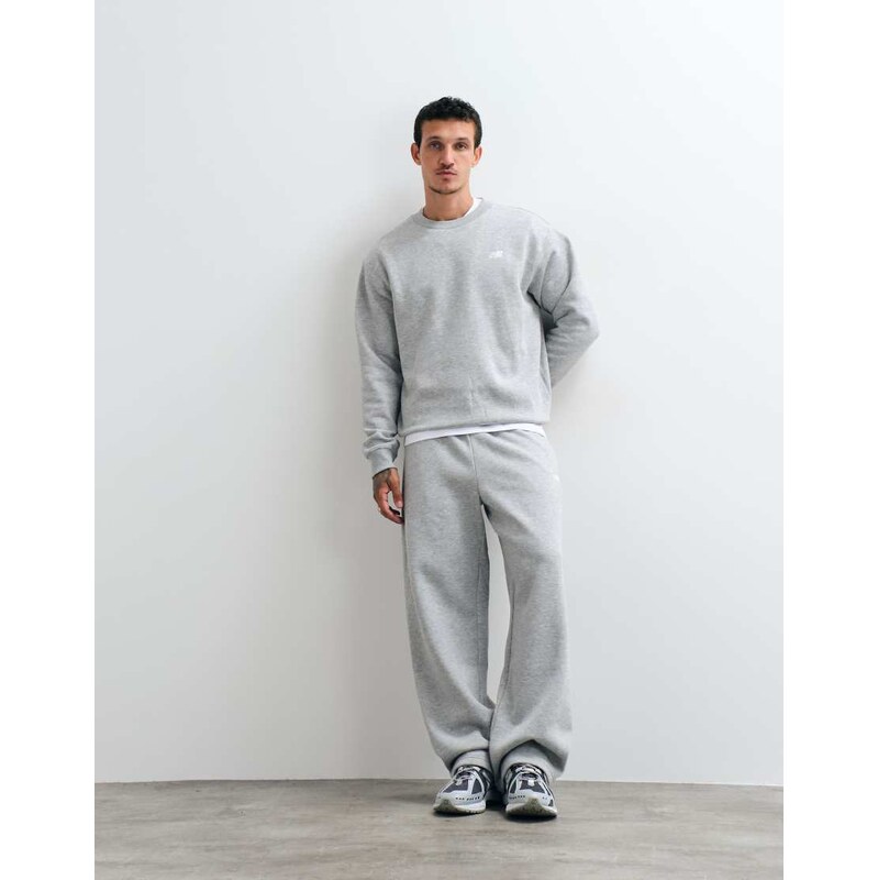 New Balance sport essentials fleece trackpant in grey