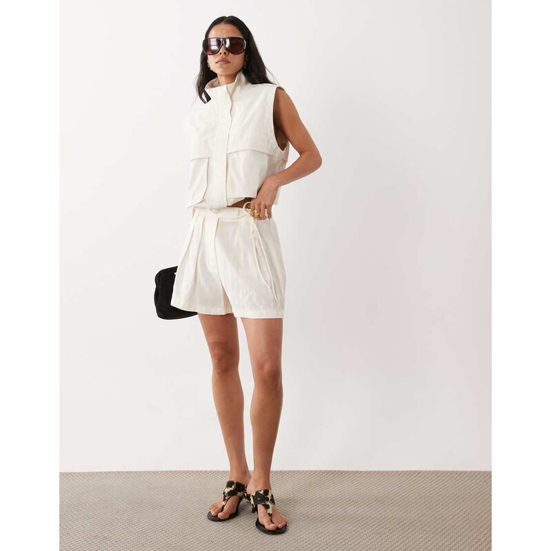 ASOS DESIGN tailored tie detail short in cream-White