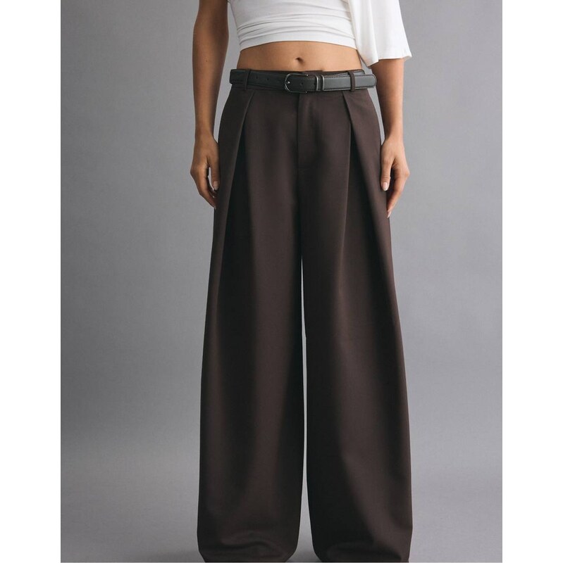 Stradivarius Wide-leg darted trousers with belt in brown