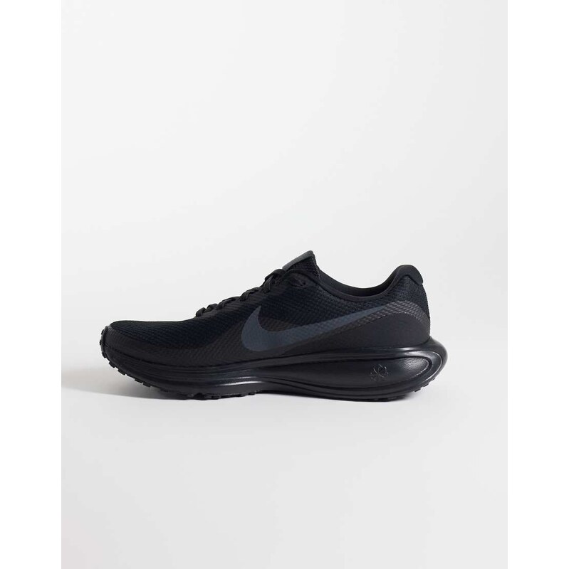Nike Running Revolution 8 trainers in black