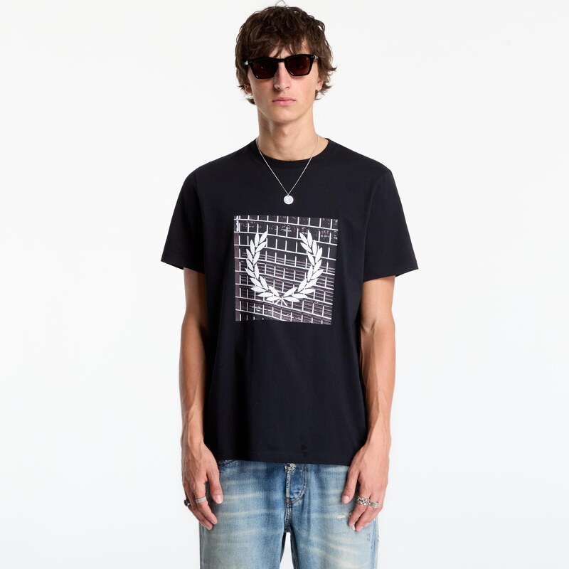 Tričko FRED PERRY Laurel Wreath Graphic Tshirt Black L