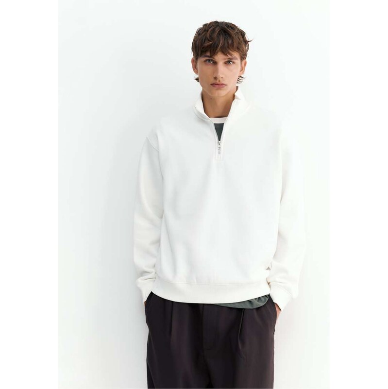 Pull&Bear Quarter-zip sweatshirt in off white