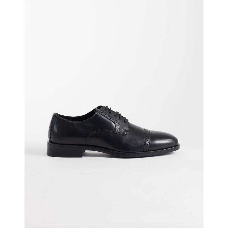 ASOS DESIGN lace up brogues with toe cap in black leather