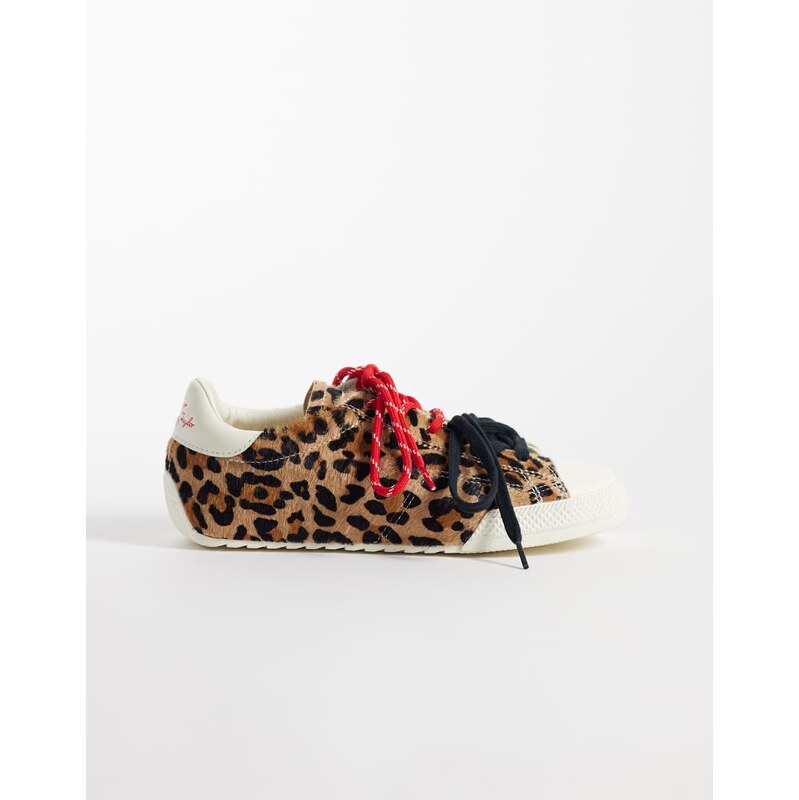 Converse Chuck Taylor Lo trainers with double lace in leopard