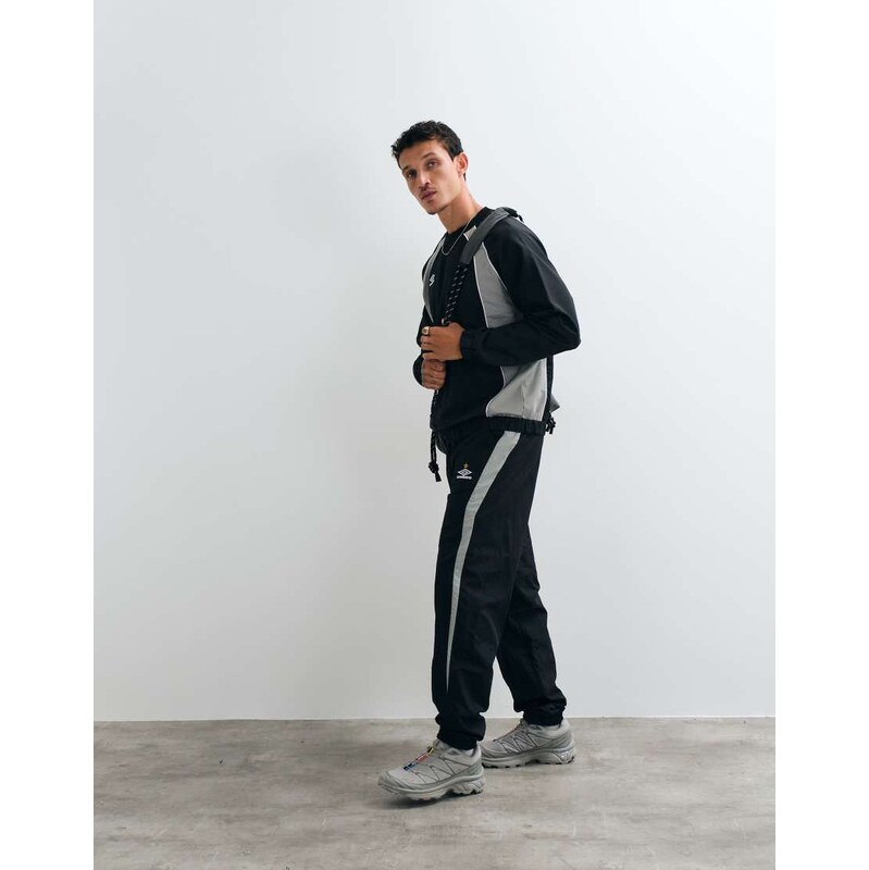 Umbro Relaxed Track Pant in black