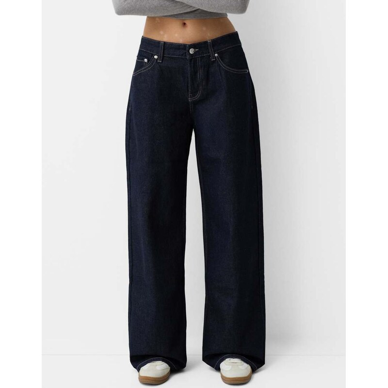 Bershka boyfriend jeans in dark wash-Blue