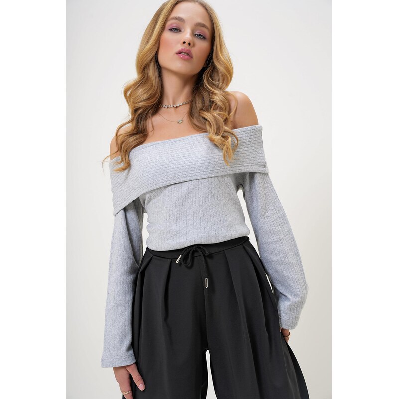 Trend Alaçatı Stili Tričko šedá