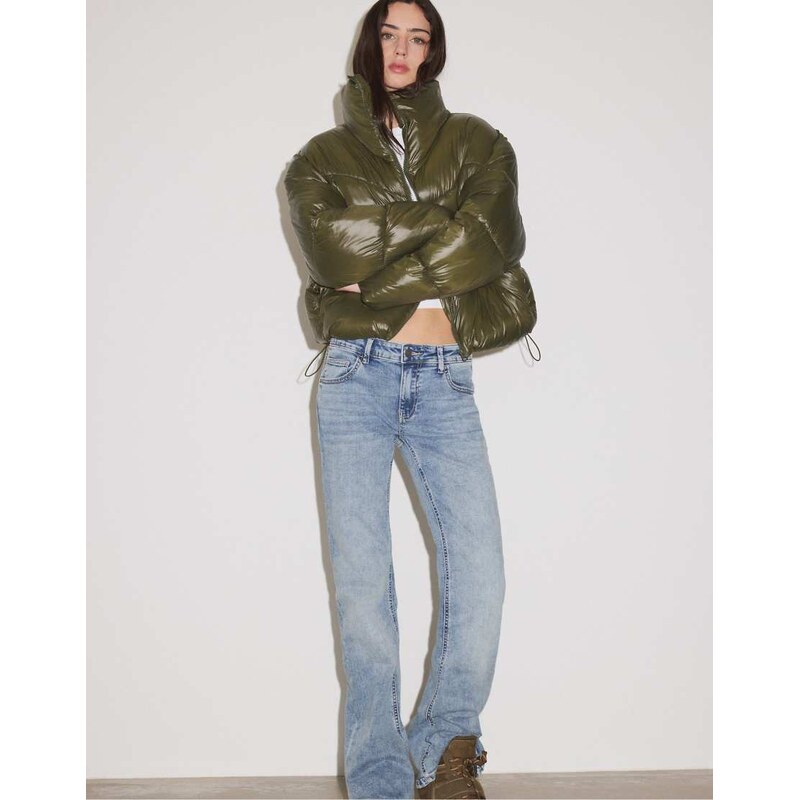 Stradivarius Cropped high neck padded jacket in khaki-Green