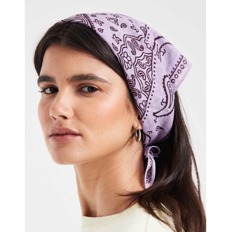 Pieces paisley printed neck scarf in lilac-Purple