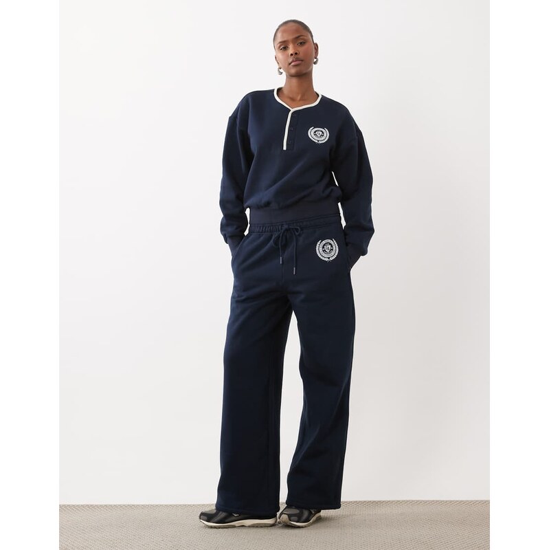 Good American brushed fleece straight leg sweatpants co-ord in