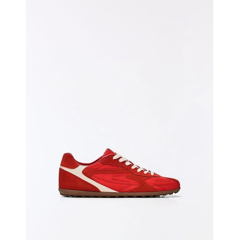 Bershka Slim retro trainers in red
