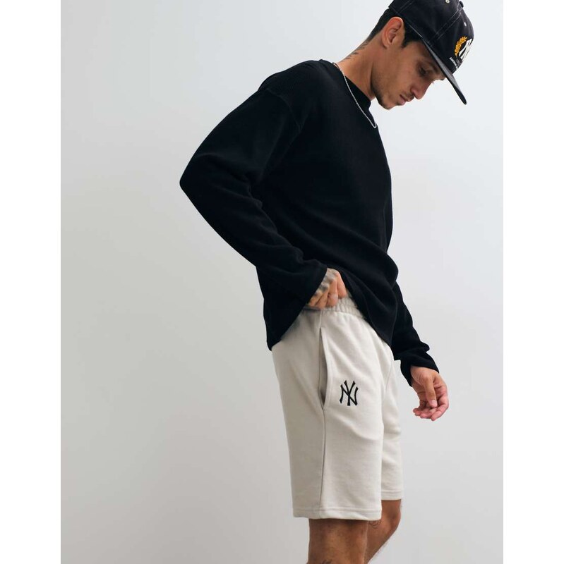 New Era NY Yankees logo mid length jersey shorts in beige