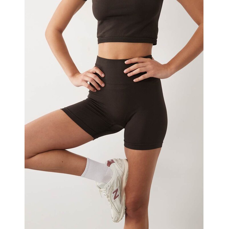 4505 seamless high waist 5 booty shorts in coffee-Brown
