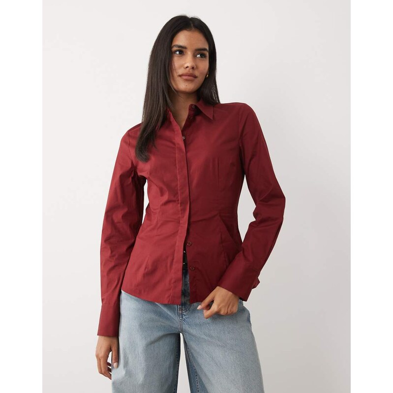 ASOS DESIGN fitted shirt in burgundy-Red