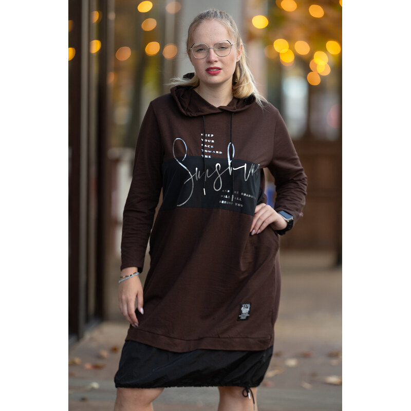 Italy fashion Šaty s kapucí SUNSHINE Barva: Hnědá, Velikost: UNI