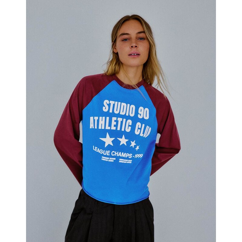 Bershka Long-sleeve contrast print raglan t-shirt in blue