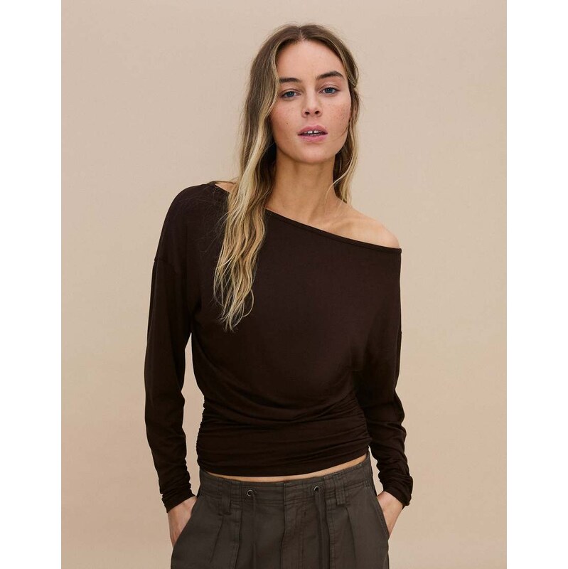 Bershka Asymmetric neck long-sleeved t-shirt in brown