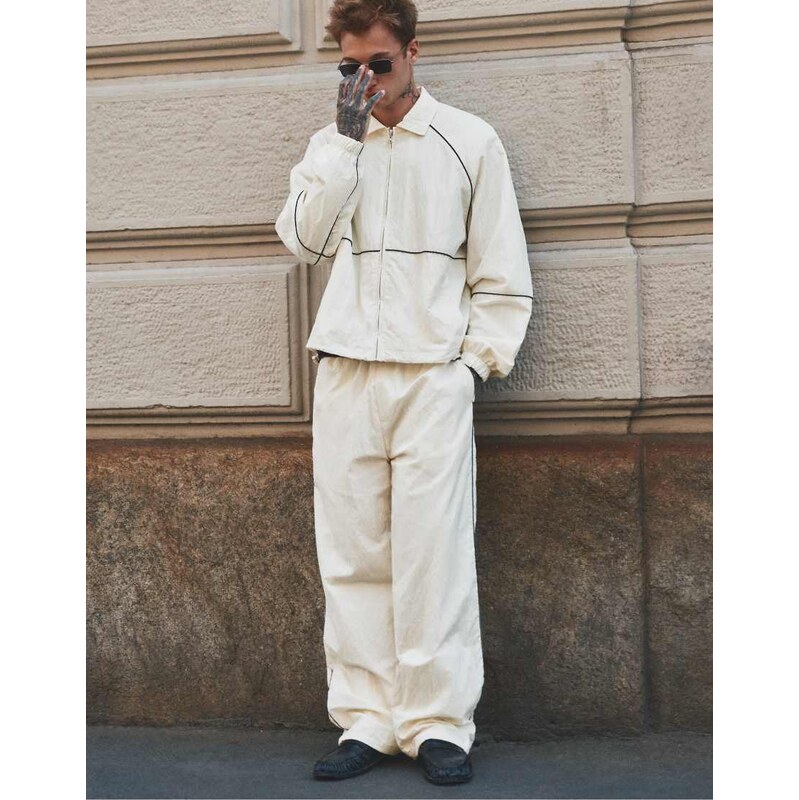 Pull&Bear Lightweight contrast stitch joggers in off white