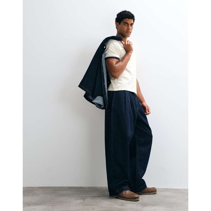 ASOS DESIGN barrel jeans in indigo with pleats-Blue