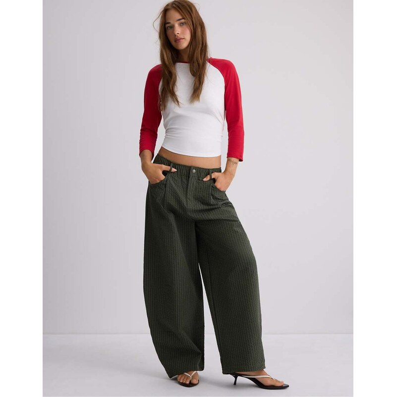 Stradivarius Check parachute trousers in khaki-Green