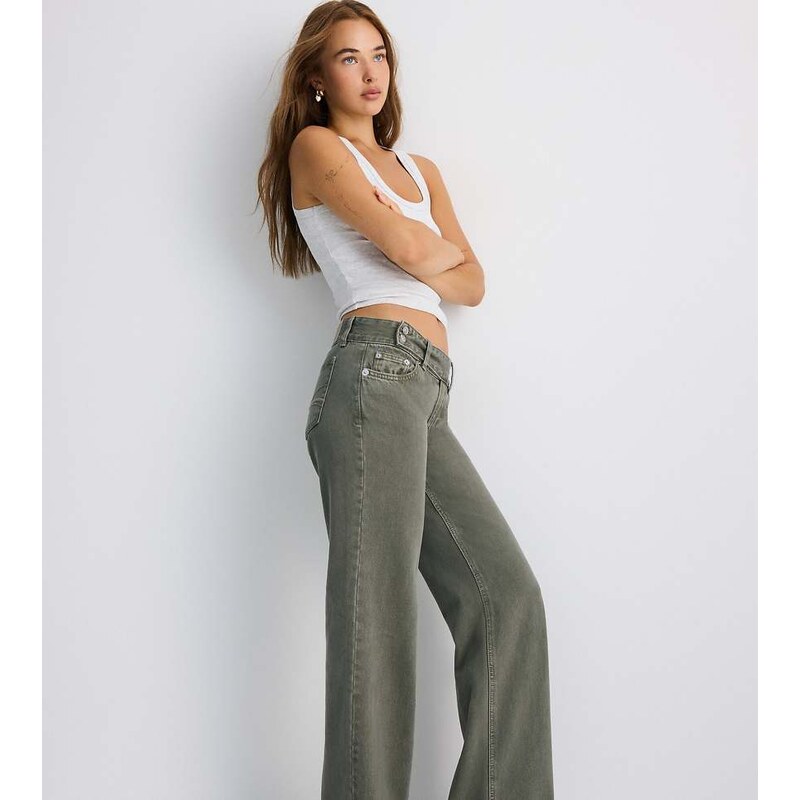 Stradivarius Petite low-rise straight-leg jeans with hammer