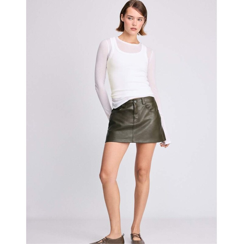 Stradivarius D62 leather effect skort in khaki-Green