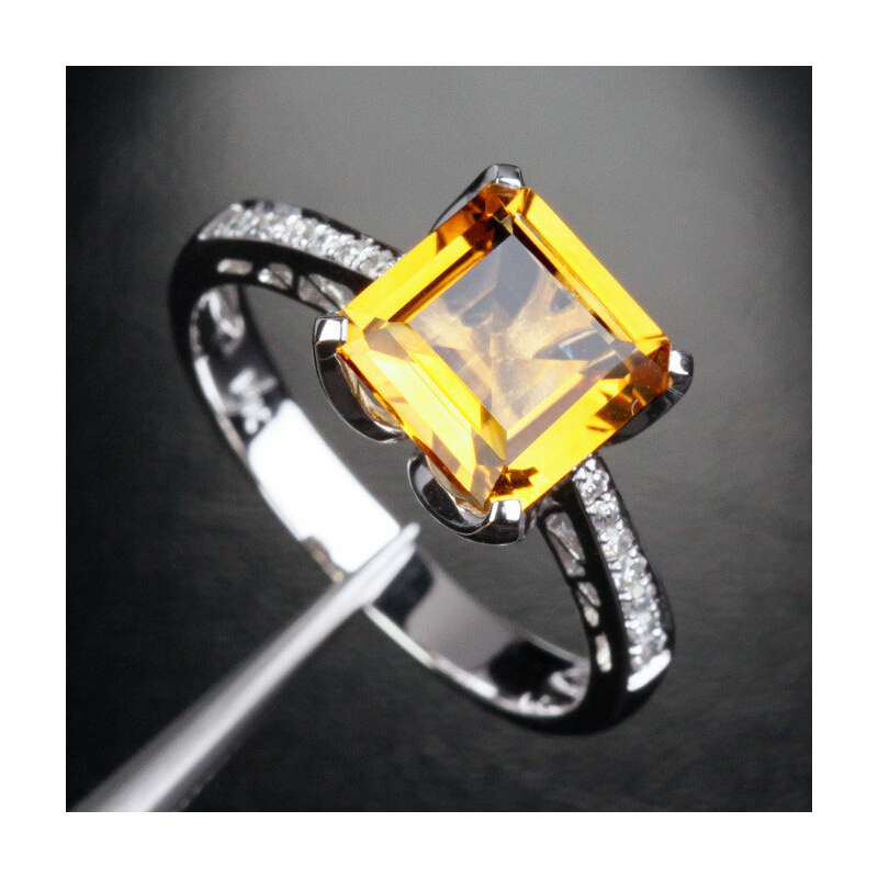 KLENOTA Zásnubní prsten s citrínem a diamanty