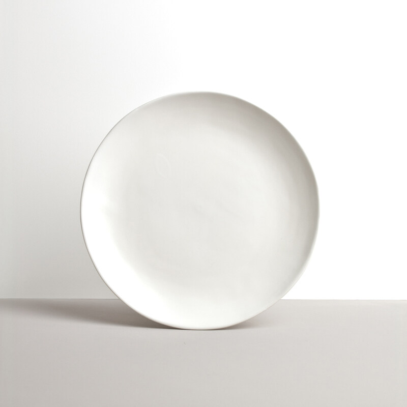 MIJ Kulatý talíř s nepravidlným okrajem Modern 24 cm bílý