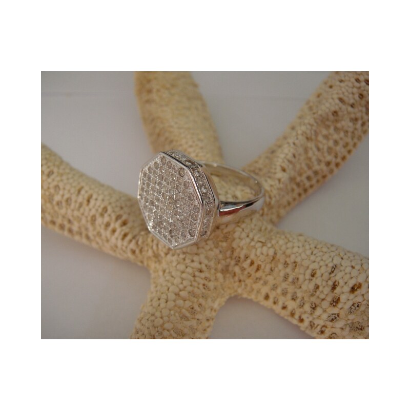 Stříbrný luxusní prsten Taburetka
