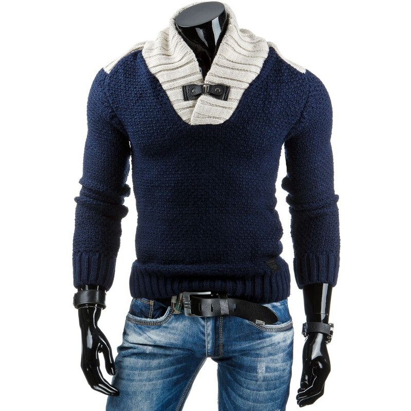 Příjemný teplý tmavě modrý svetr s přezkou ve výstřihu