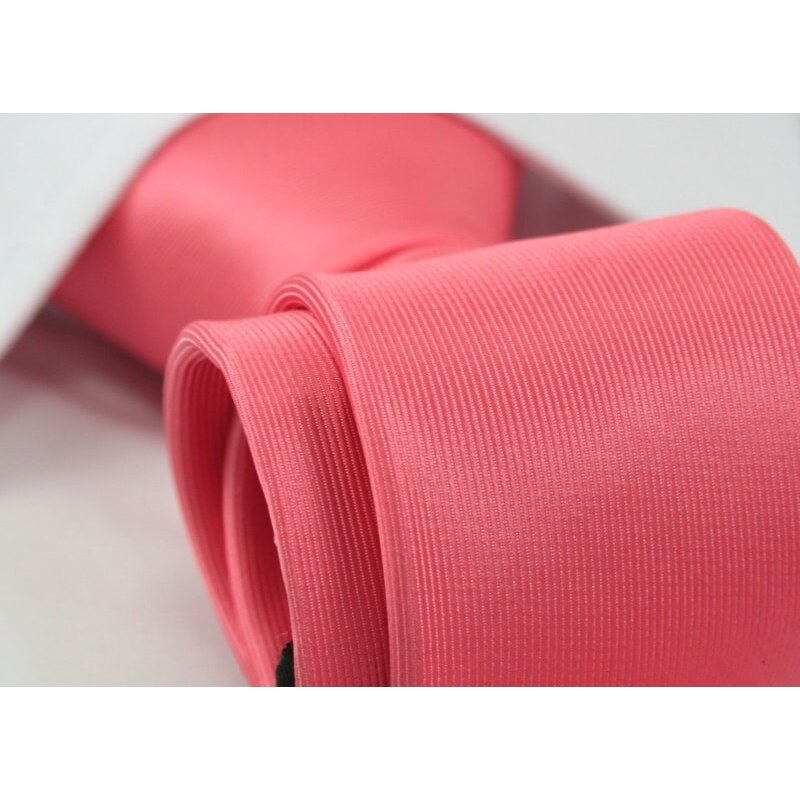 Elegantní společenská kravata růžové barvy