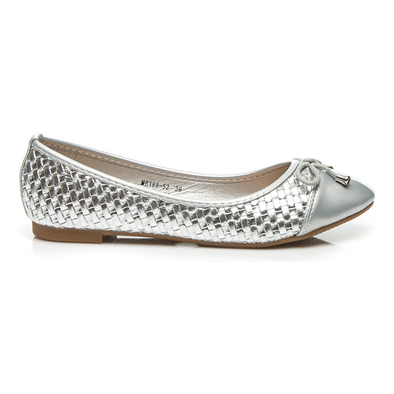 La Bella shoes Efektní stříbrné balerínky zdobeny vzorem a decentní mašličkou