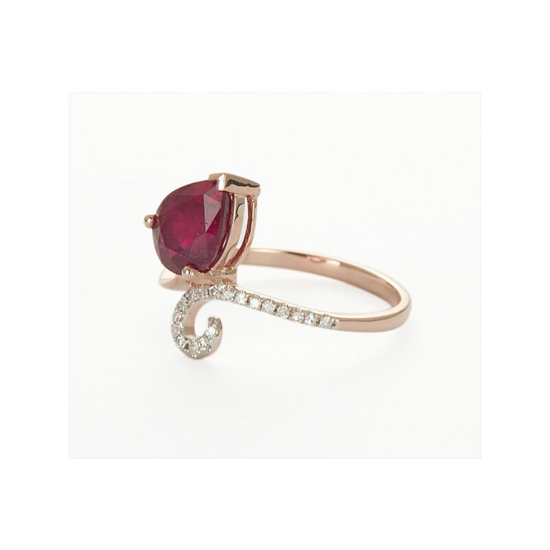 Eppi Originální zásnubní prsten s rubínem a diamanty Cael