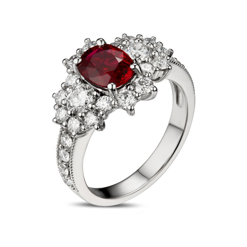 Eppi Diamantový prsten s oválným rubínem Maya