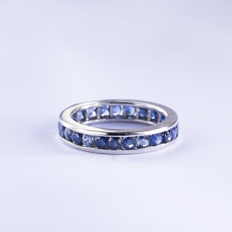 Safírový prsten ze stříbra KLENOTA