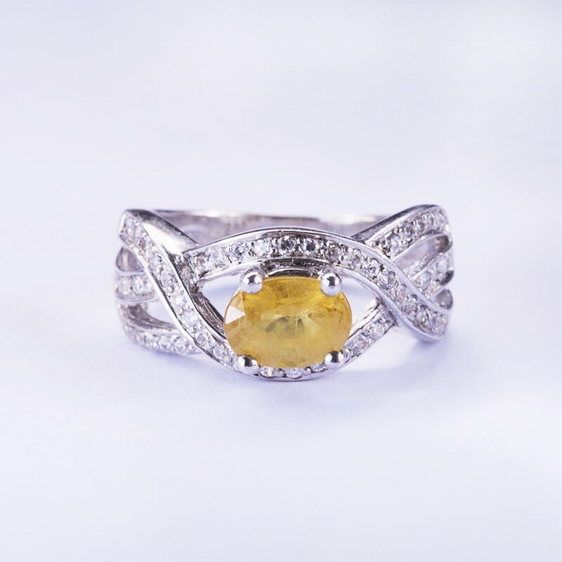Stříbrný prsten s citrínem a bílými safíry KLENOTA