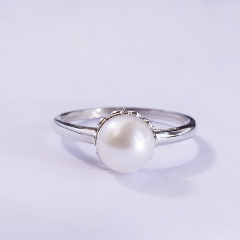 KLENOTA Stříbrný prsten se sladkovodní perlou