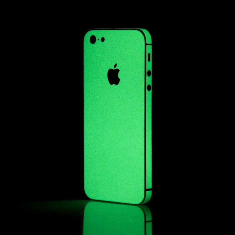 SlickWraps Vivid Green Glow-In-The-Dark pro iPhone 5