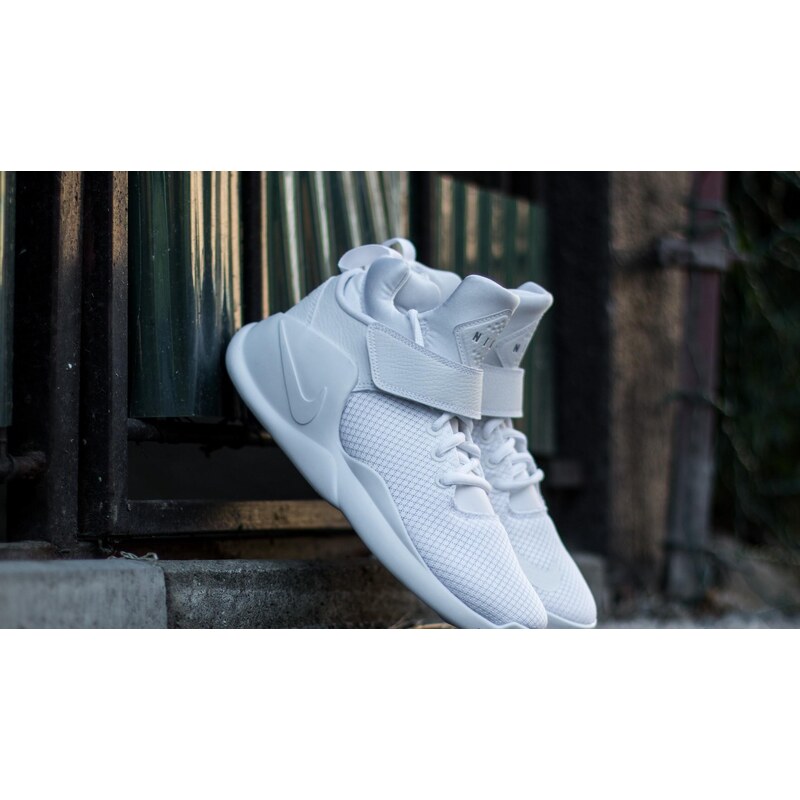 Nike Kwazi White/ White- Pure Platinum