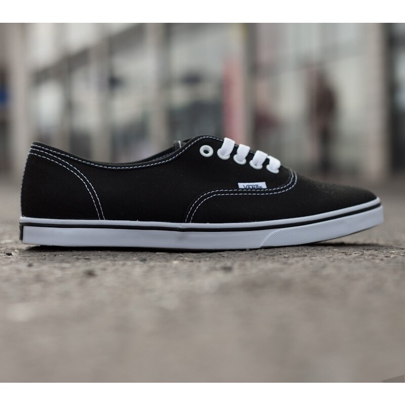 Vans Authentic Lo Pro Black/ True White