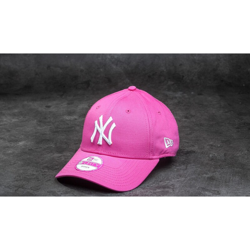New Era Essential 9Forty Women Adjustable Fashion New York Yankees Cap Pink/ White