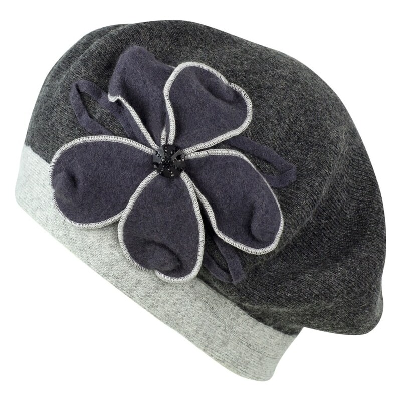 Art of Polo Pletený baret s květem a kamínkem šedý