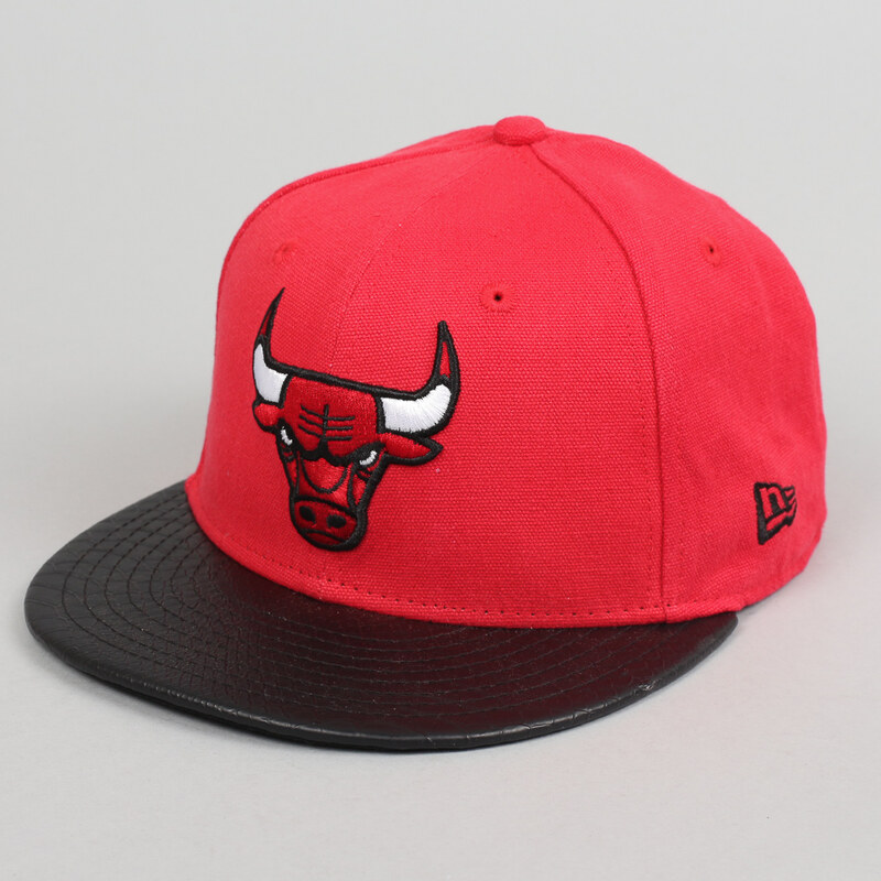 New Era Team PU Canvas Chicago Bulls červená / černá