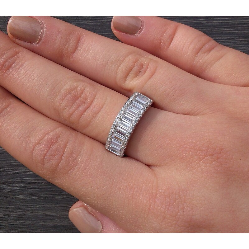 Meucci Stříbrný prsten s řadou obdélníkových zirkonů