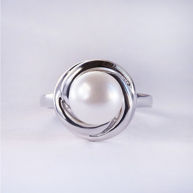 Prsten ze stříbra s velkou perlou KLENOTA