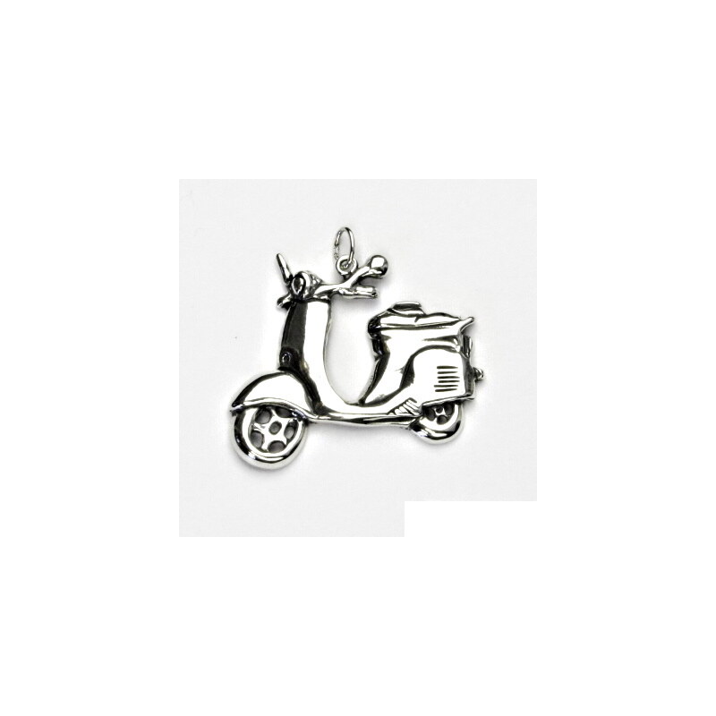 Čištín s.r.o. Stříbrný přívěsek, moped s patinou, přívěšek ze