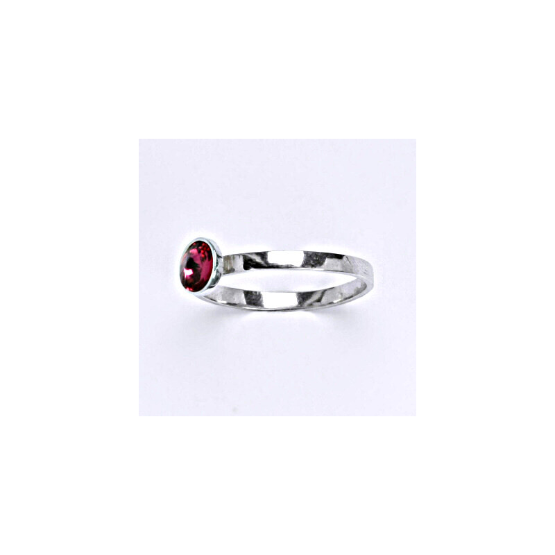 Čištín s.r.o. Stříbrný prsten se Swarovski krystalem fuchsia, T